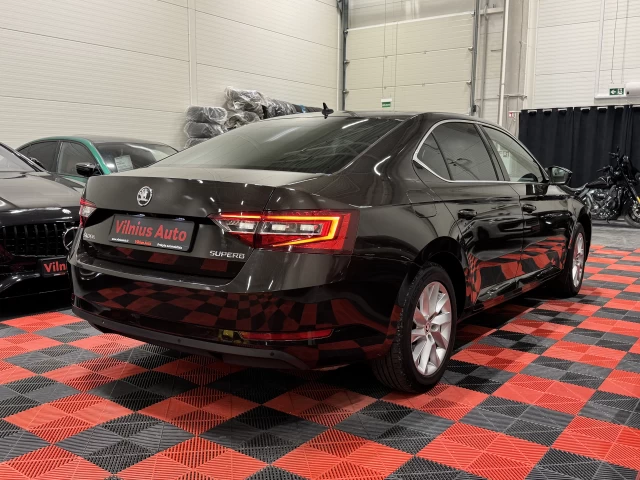 2016 Skoda Superb – nuotrauka 4