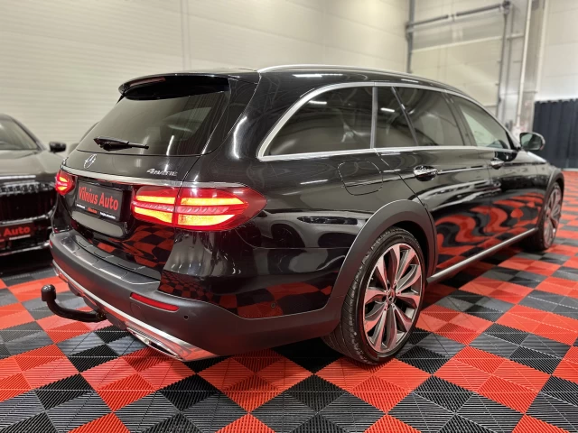 2017 Mercedes-Benz E220 – nuotrauka 4