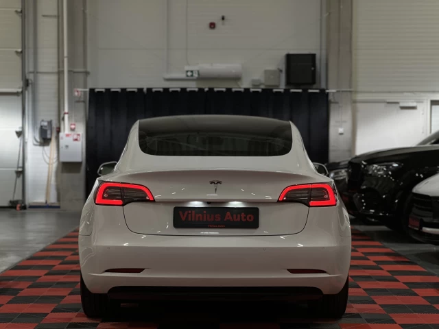 2020 Tesla Model 3 – nuotrauka 5