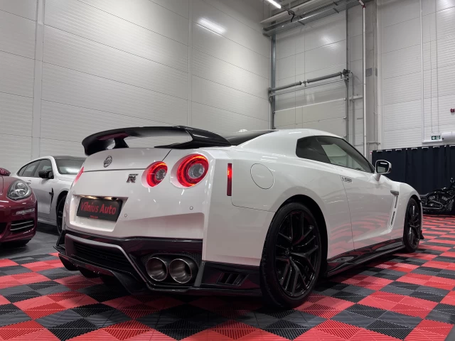 2017 Nissan GT-R – nuotrauka 4