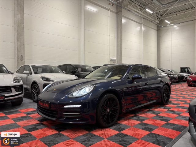 2015 Porsche Panamera