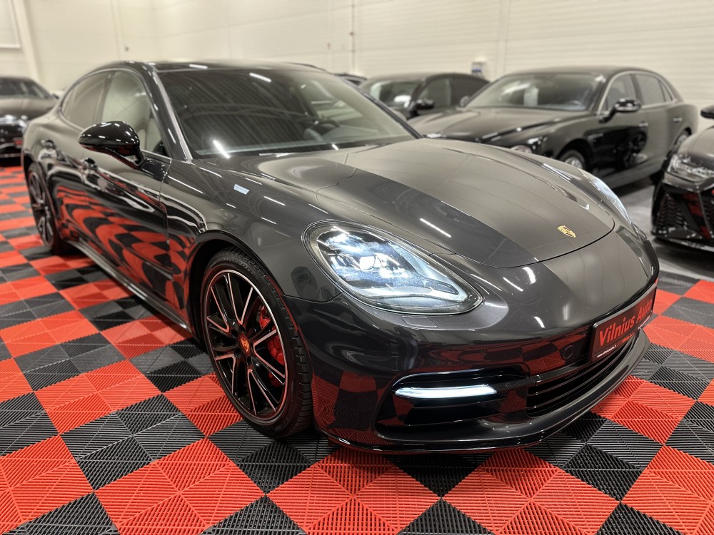 2019 Porsche Panamera