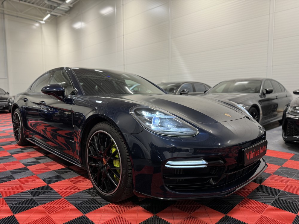 2018 Porsche Panamera