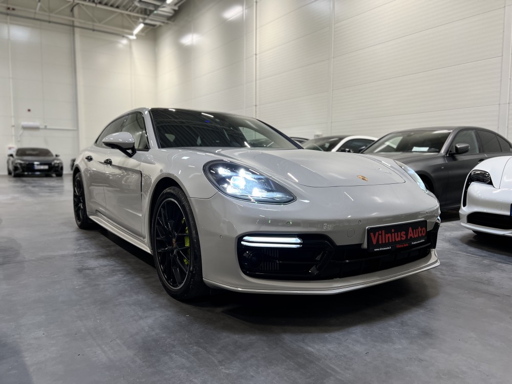 2018 Porsche Panamera