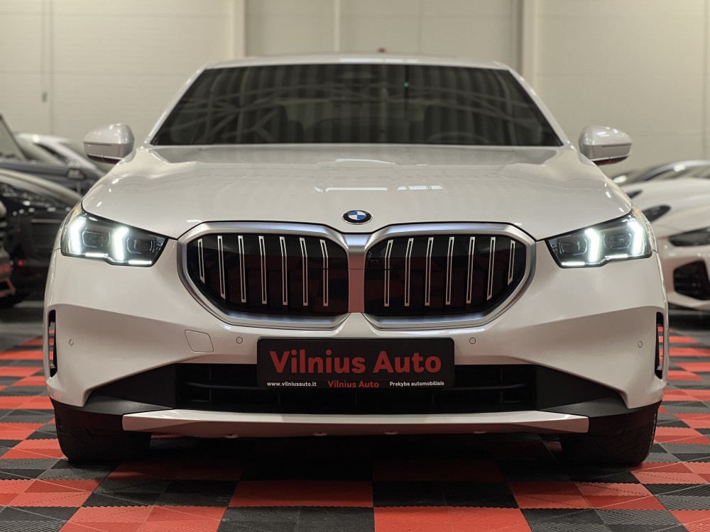 2024 BMW 530