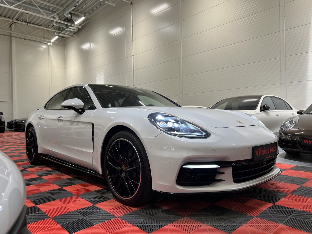2017 Porsche Panamera