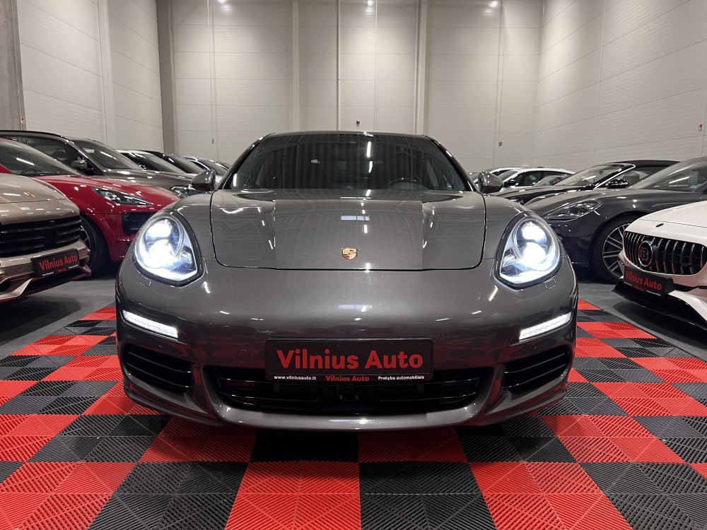 2015 Porsche Panamera
