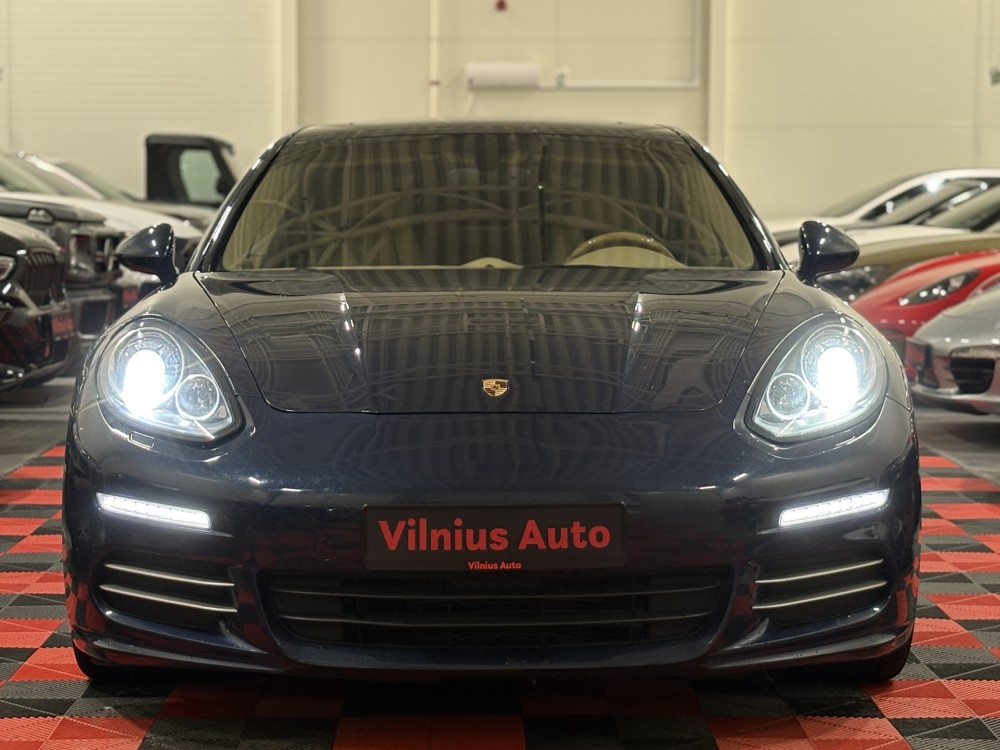 2015 Porsche Panamera