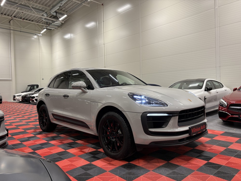 2022 Porsche Macan