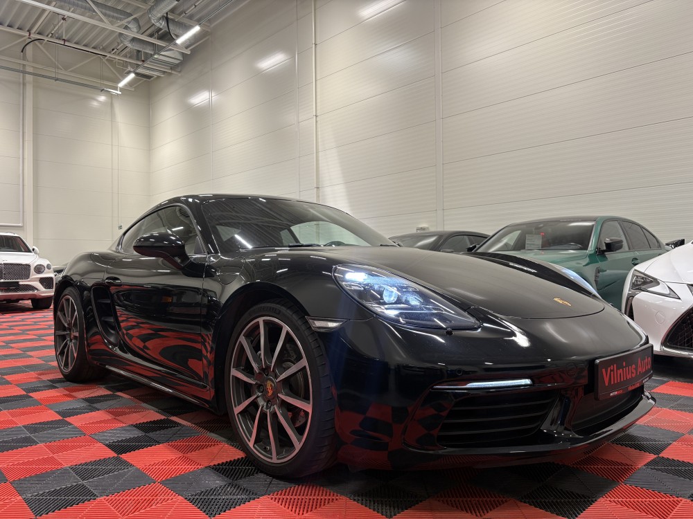 2019 Porsche Cayman