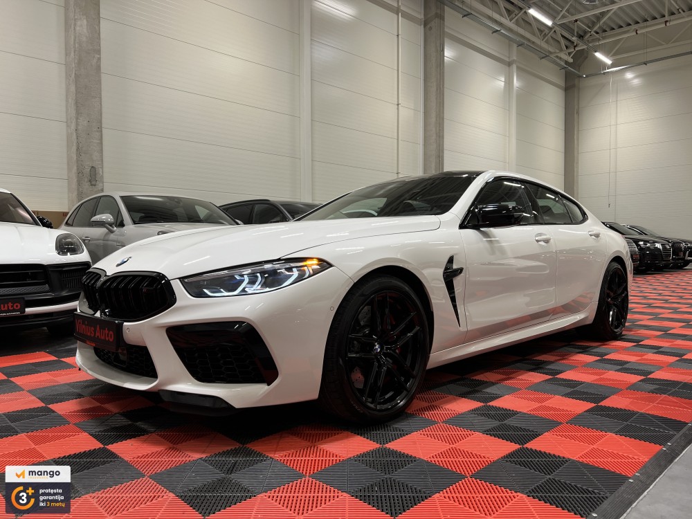 2022 BMW M8