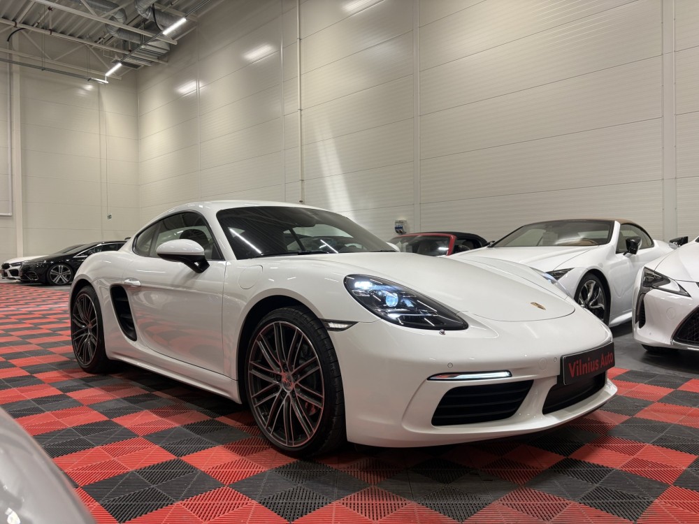 2017 Porsche Cayman