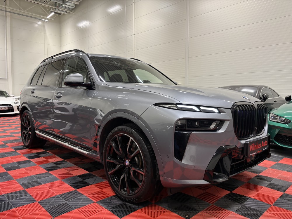 2023 BMW X7