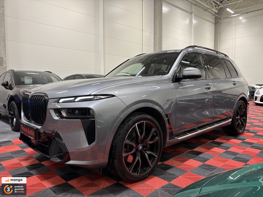 2023 BMW X7