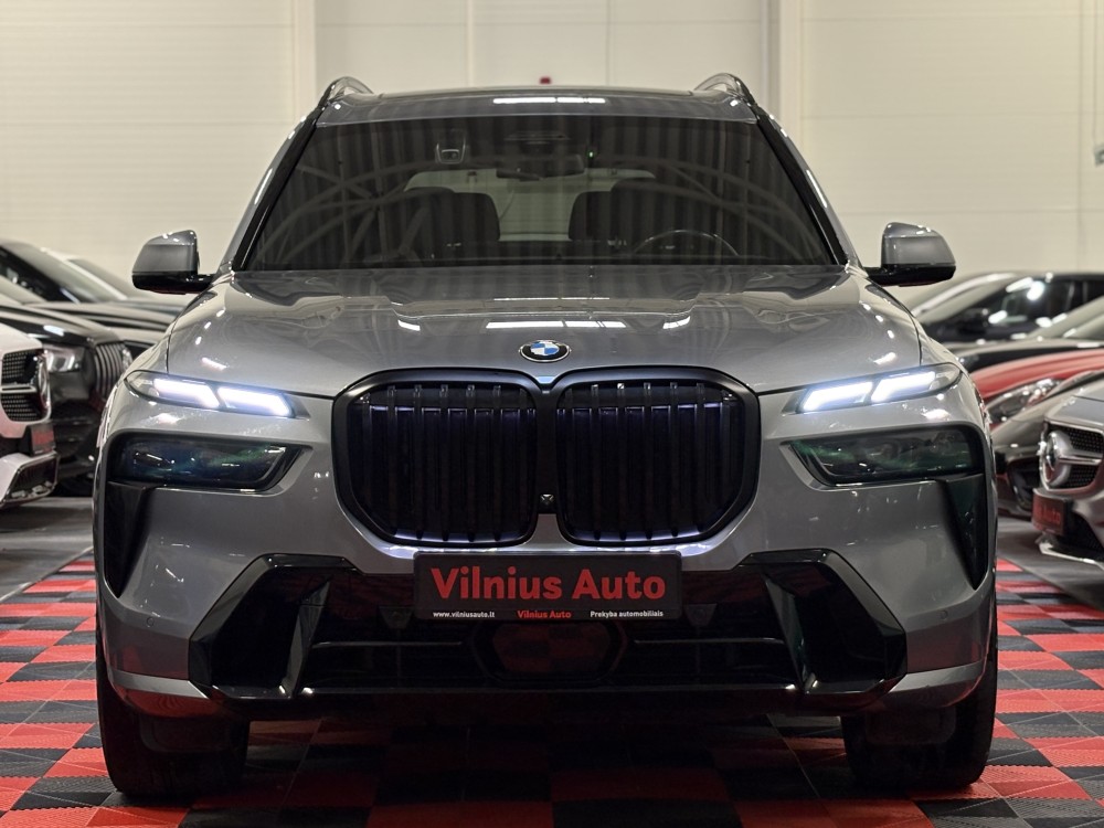 2023 BMW X7