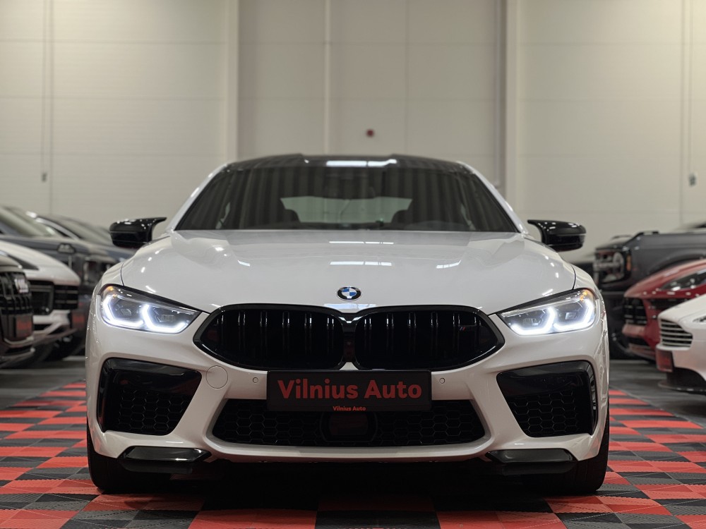 2022 BMW M8
