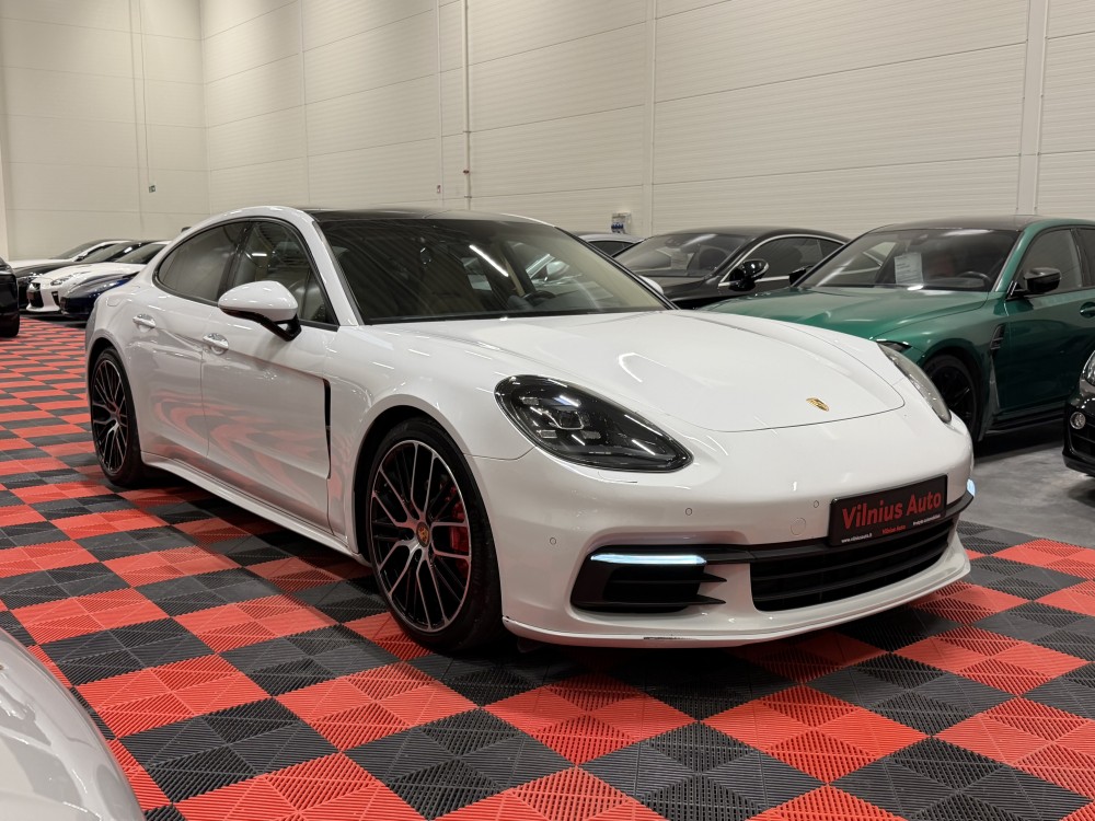 2017 Porsche Panamera